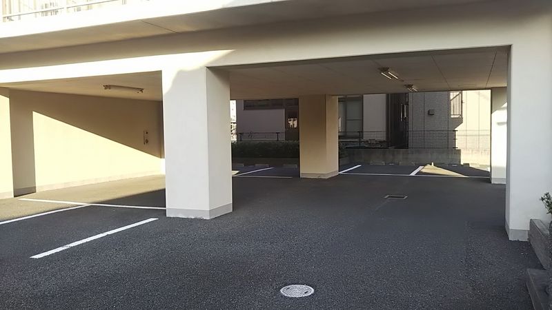 レオパレスエメラルド　シティー 駐車場