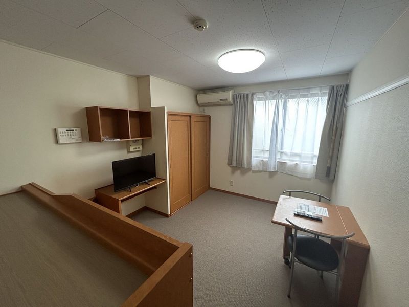 レオパレス仙台南 居間