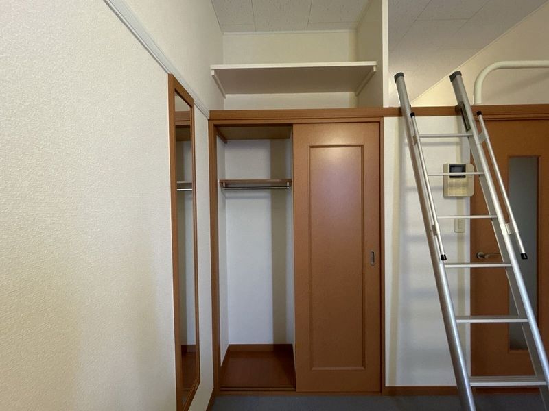 レオパレスジュネス神田 収納
