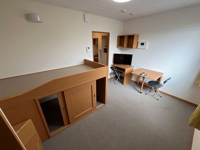 レオパレスパワーハウス 居間