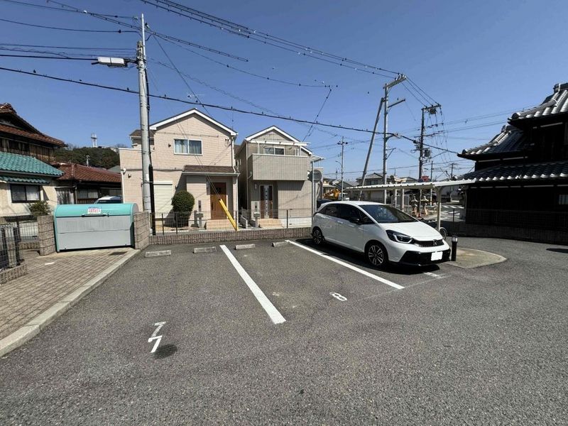 レオパレスフレンズⅡ 駐車場