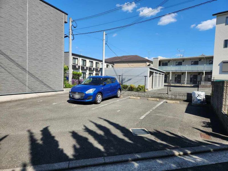 レオパレスクレール藤が尾Ⅰ 駐車場