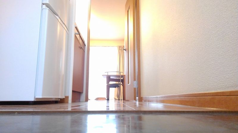 レオパレスファルファッレ 玄関