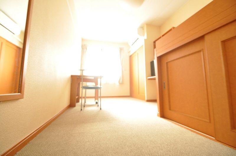 レオパレスレグルス 居間