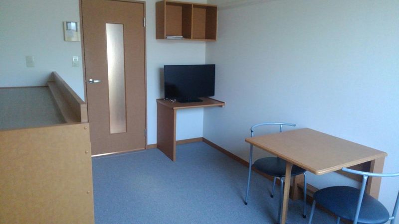 レオパレスジョーヌ 居間