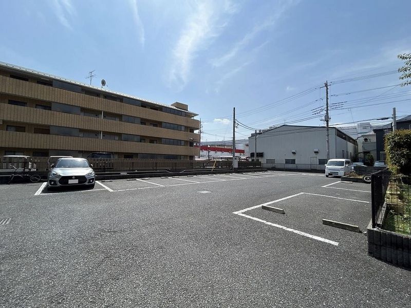 レオパレスグリーンバレー内谷 駐車場