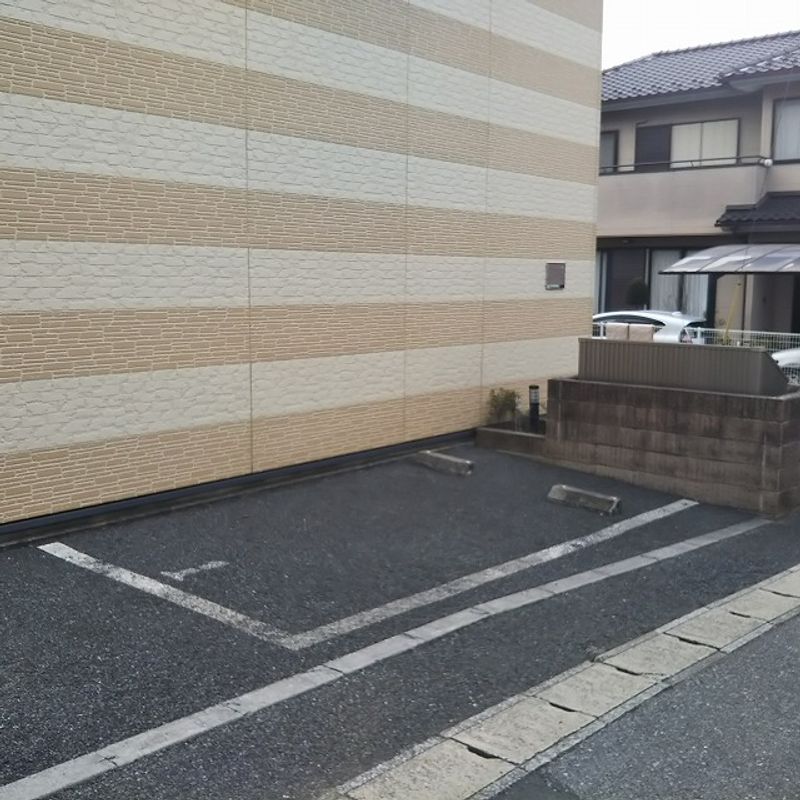 レオパレスセンタービレッジⅡ 駐車場