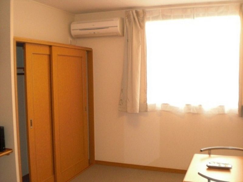 レオパレスサンタモニカ 居間