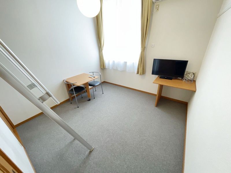レオパレスひまわり 居間