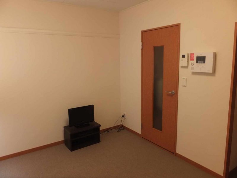 leopalace Sun Pillar Isogo Living room