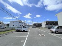 レオパレスＷｅｓｔＣｏｕｒｔⅡ 駐車場