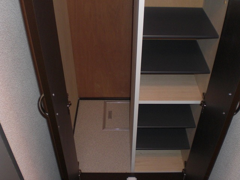 LEONEXT Iino Sakuragaoka 玄关