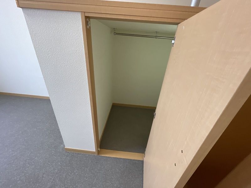 レオパレスピアット 収納