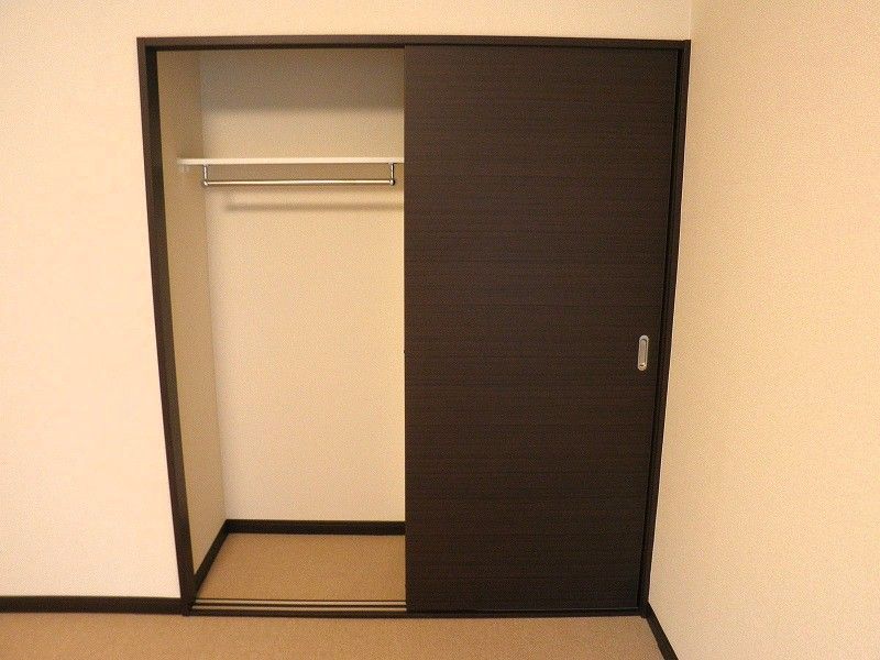 レオネクストアロマルカネハイツ 収納