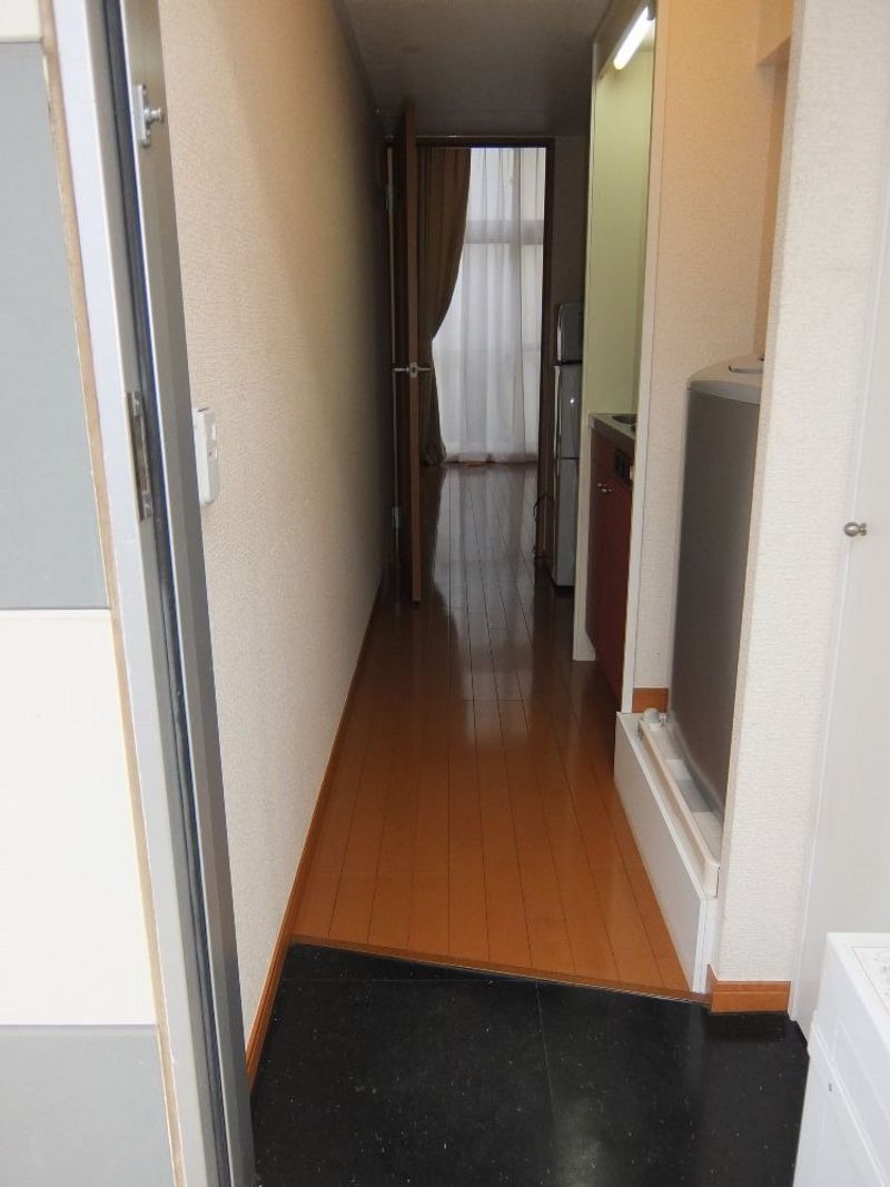 レオパレスコンフォートウッズⅡ 玄関