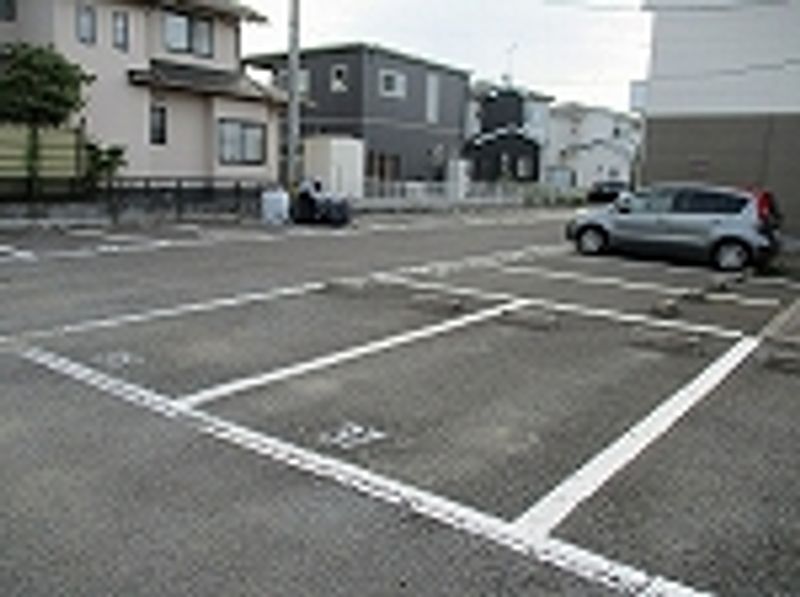レオパレスＳ＆ＫⅡ 駐車場