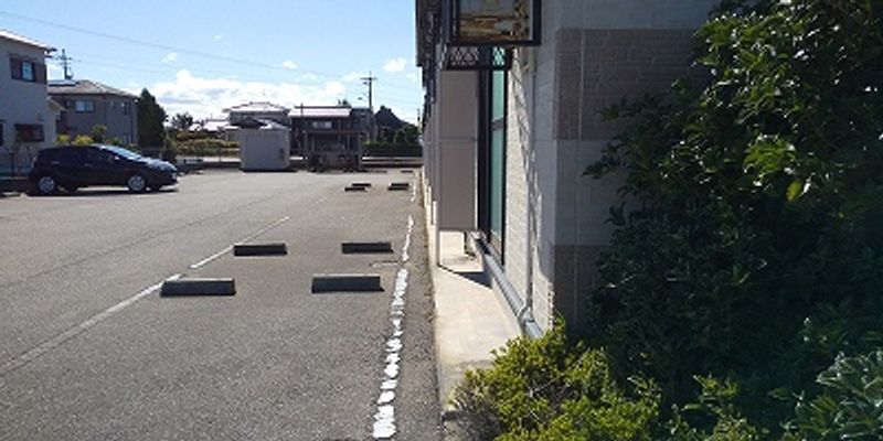 レオパレス能美 駐車場