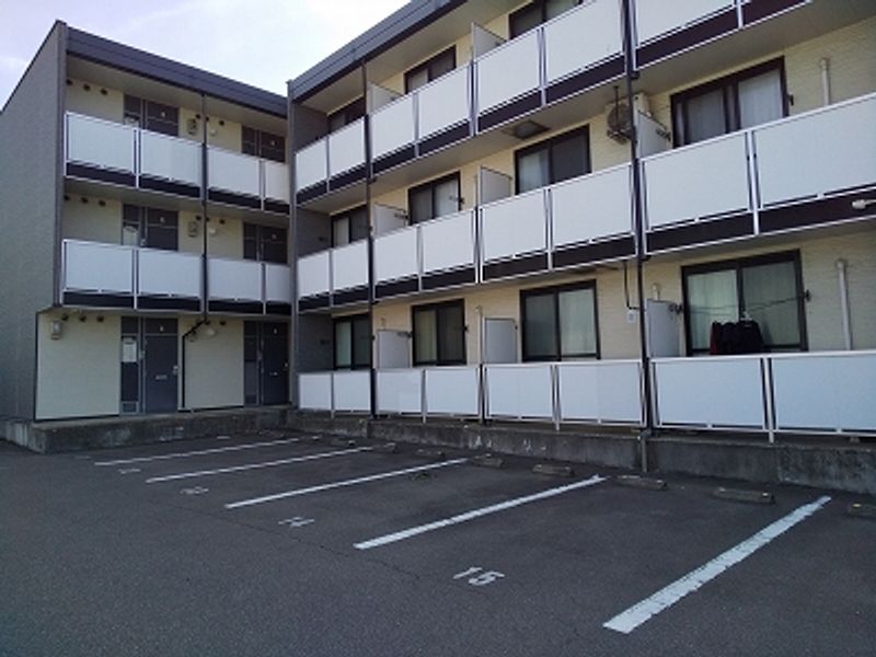 レオパレス小松駅東 バルコニー