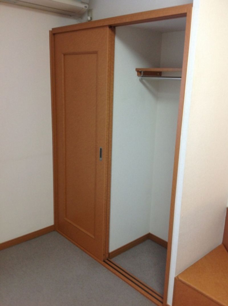 レオパレス宮代庭苑 収納