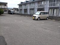 レオパレス日進 駐車場