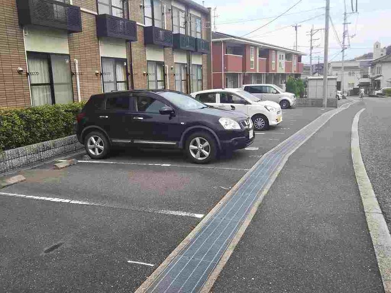 レオパレスＴＨＵＢＡＫＩ 駐車場