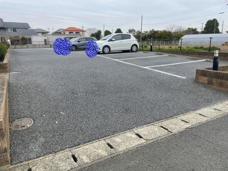 レオパレスコスモスⅤ 駐車場