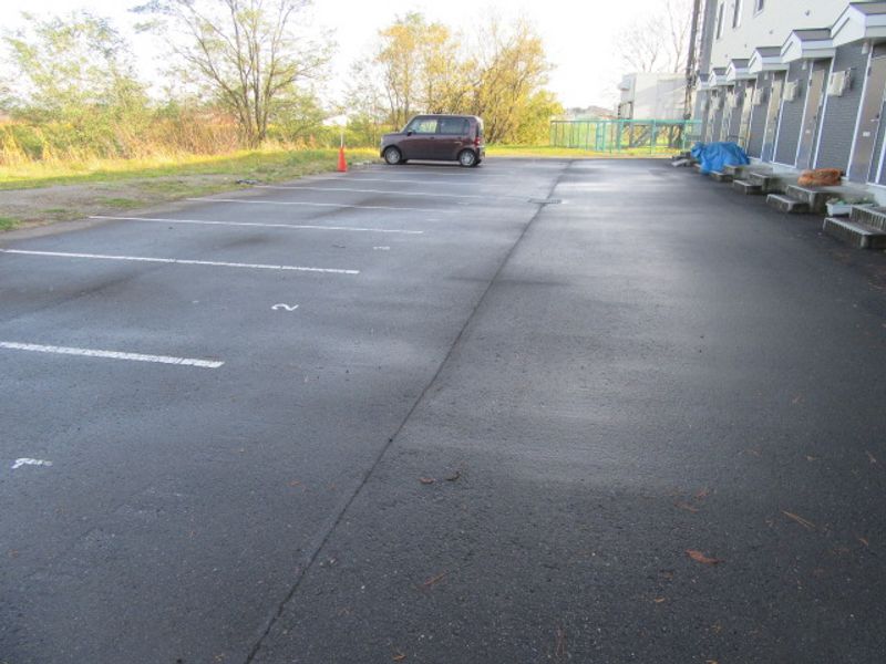 レオネクスト立岩 駐車場