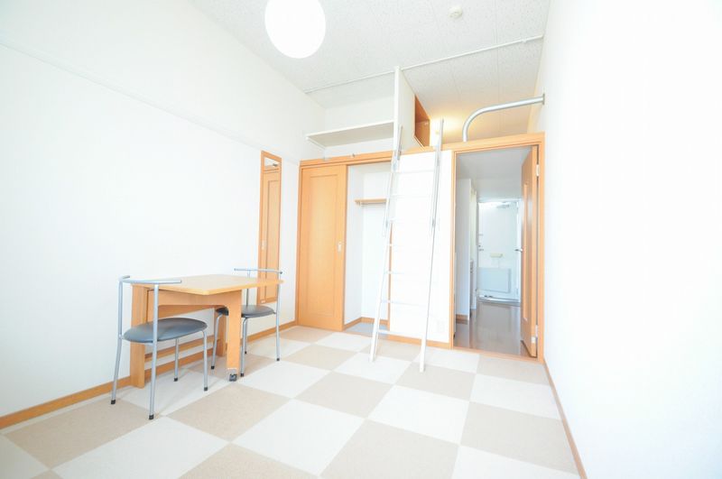 レオパレスアネッソ井口 居間