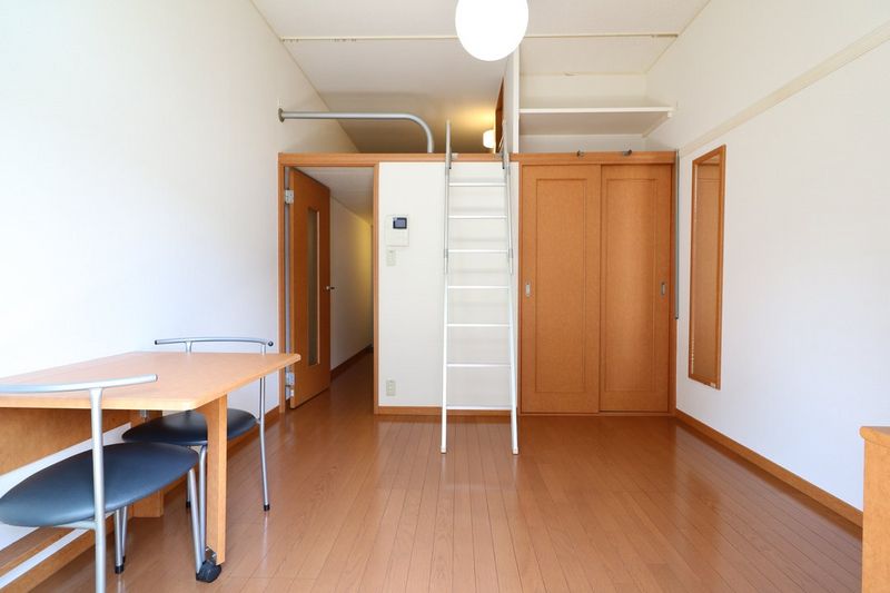 レオパレスＥｓｔｉｎａｌ 居間