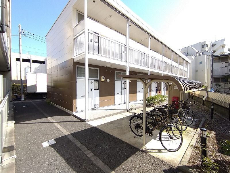 レオパレスプレシアス 外観