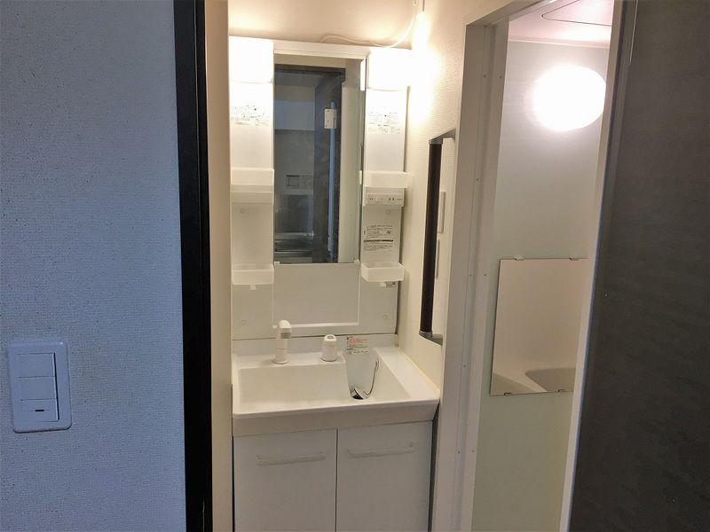 CLEINO Motosannyonyo Bồn rửa mặt