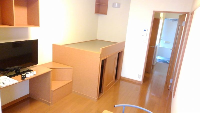 レオパレスアスカ 居間