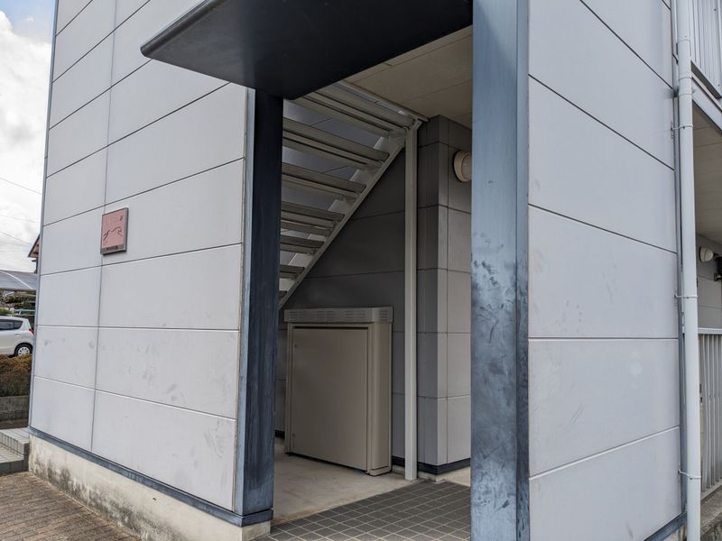 レオパレスＢＥＲＧＡ エントランス