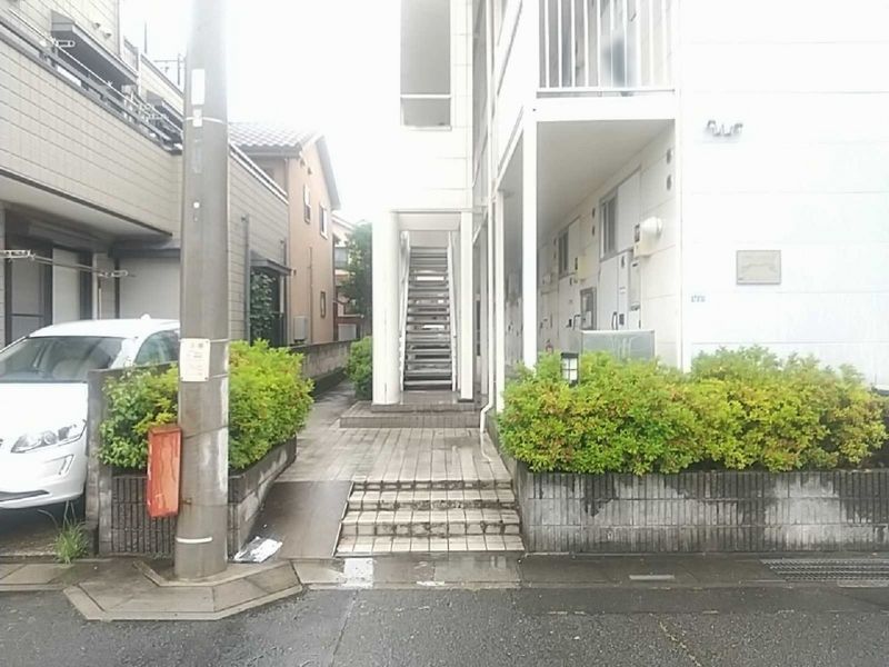 レオパレスみずほサード エントランス