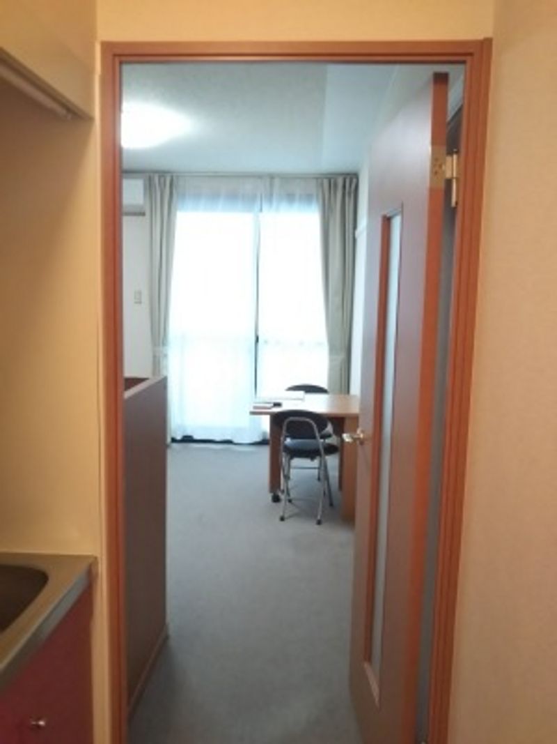 レオパレス千秋 玄関