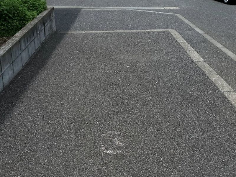 レオパレスイーストサイドパレス 駐車場