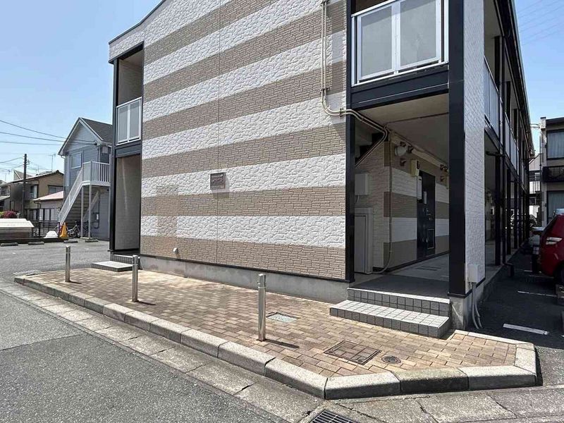 レオパレスセゾン エントランス