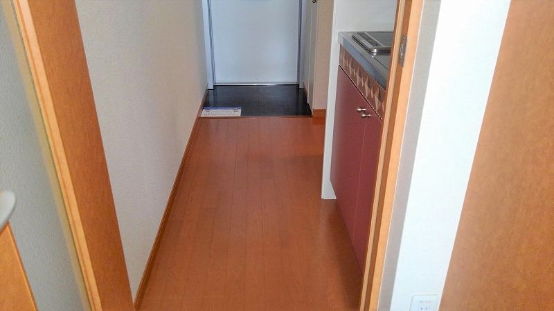 レオパレス神田堀 玄関