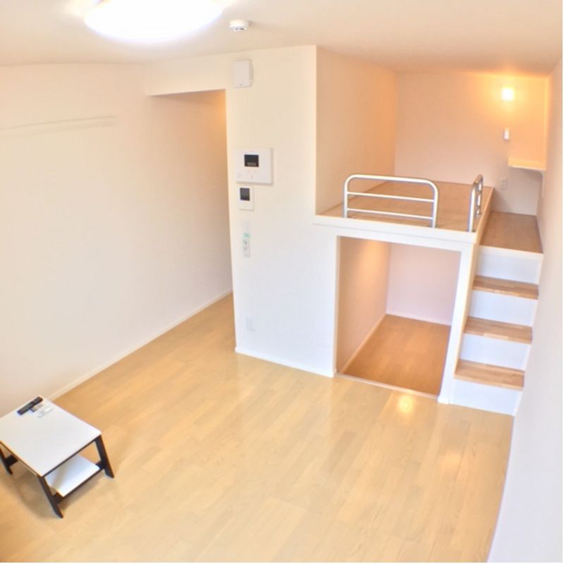 ミランダ二反田 居間