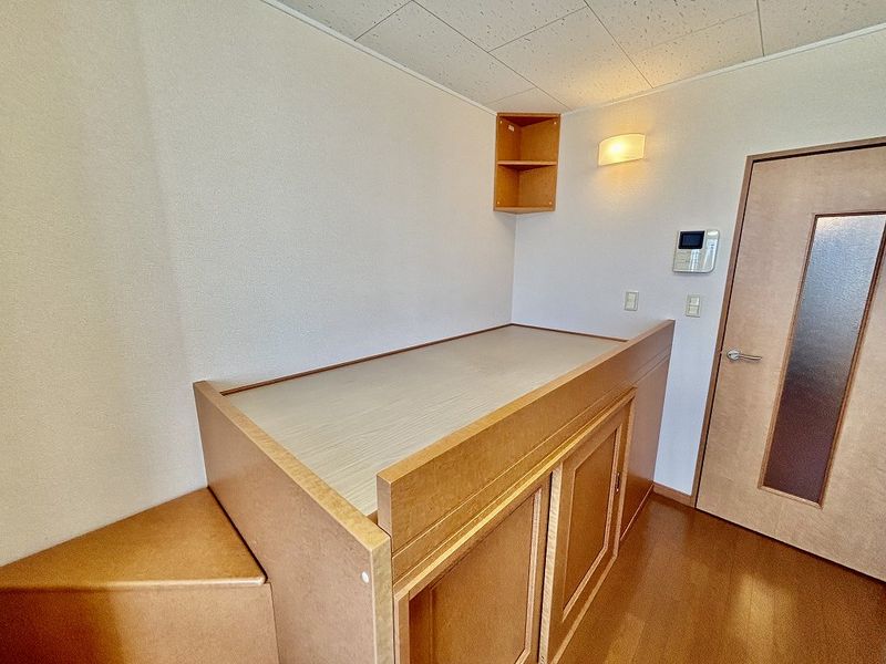 レオパレス八萬屋 寝室
