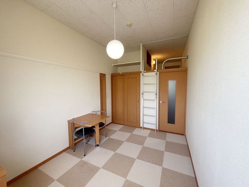 レオパレスフェリス 居間