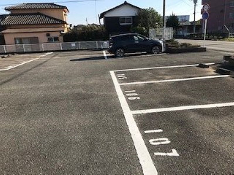 レオパレスマキシム 駐車場