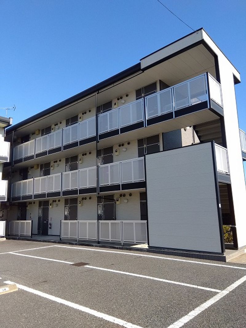 レオパレスアマデウス 外観