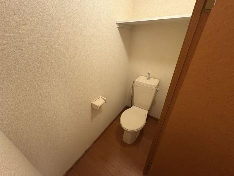 レオパレスアゼリア トイレ