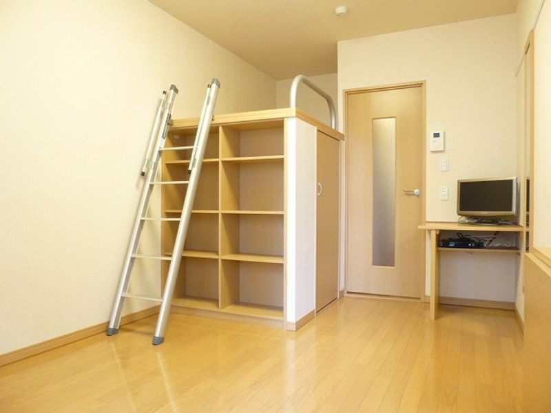 レオパレスセドナＡ 居間