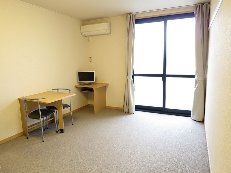 レオパレスガイア初雁 居間