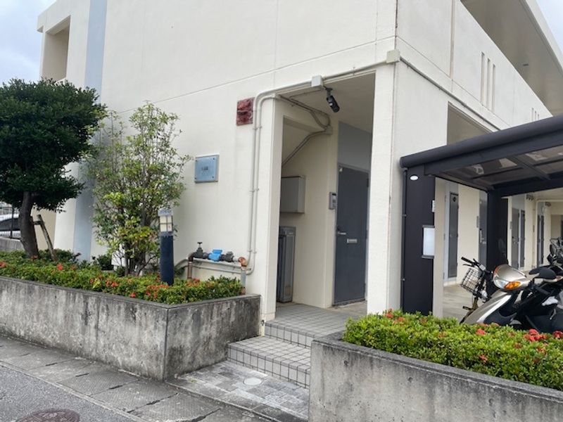 レオパレス小那覇 エントランス