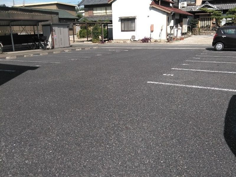 レオパレス川北 駐車場
