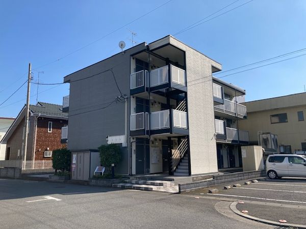 レオパレスメイプル小山 外観