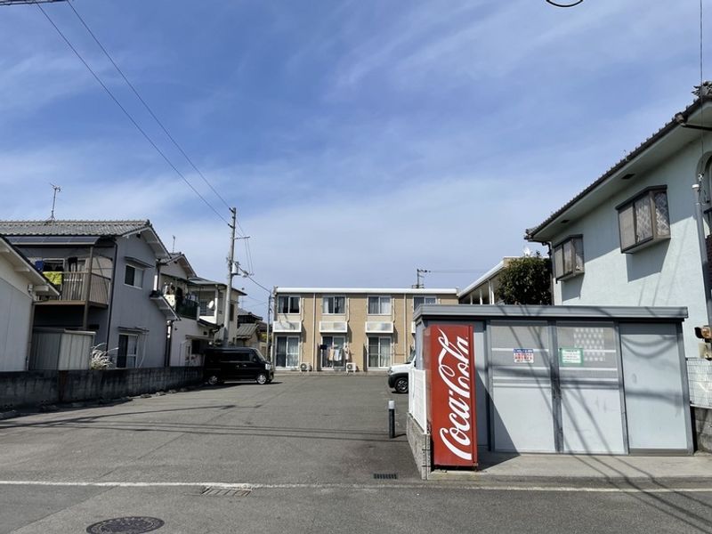 レオパレスＫ＆Ｒ 駐車場